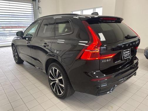 2025 Volvo XC60 B5 Plus