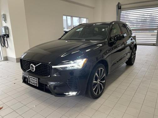 2025 Volvo XC60 B5 Plus