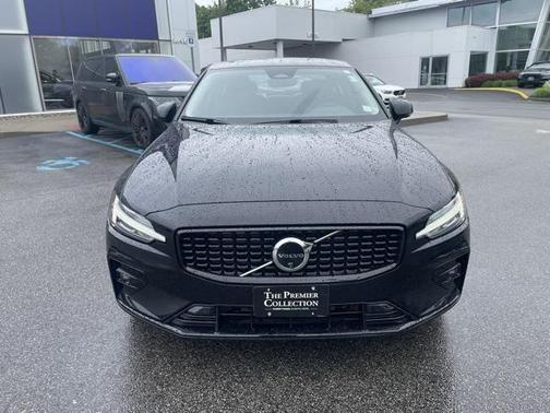 2025 Volvo S60 B5 Plus