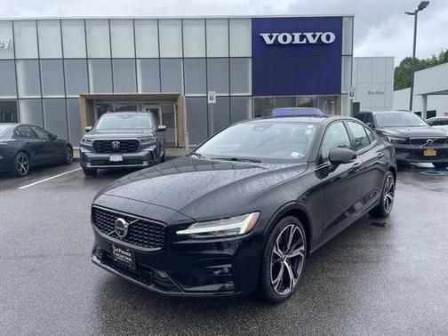 2025 Volvo S60 B5 Plus