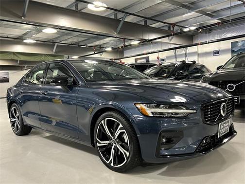 2025 Volvo S60 B5 Core