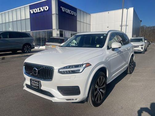 2023 Volvo XC90 B5 Core