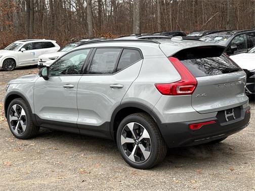 2026 Volvo XC40 B5 Plus