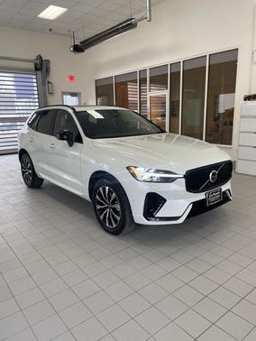 2025 Volvo XC60 B5 Plus
