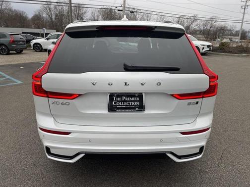 2025 Volvo XC60 B5 Plus