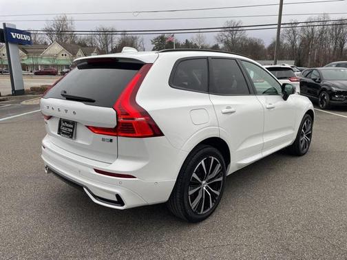 2025 Volvo XC60 B5 Plus