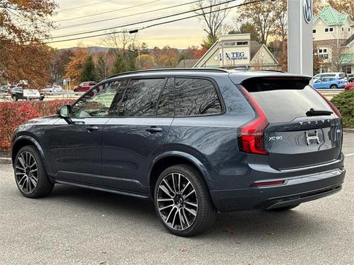 2026 Volvo XC90 B6 Ultra Dark Theme 7-Seater
