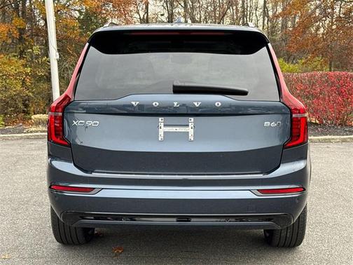 2026 Volvo XC90 B6 Ultra Dark Theme 7-Seater