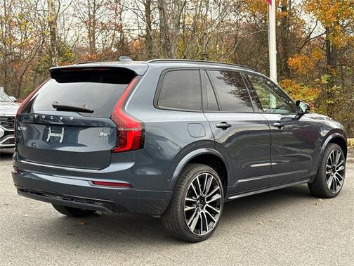 2026 Volvo XC90 B6 Ultra Dark Theme 7-Seater
