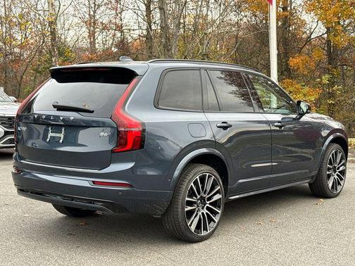 2026 Volvo XC90 B6 Ultra Dark Theme 7-Seater