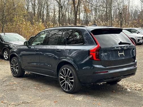 2026 Volvo XC90 B6 Ultra Dark Theme 7-Seater