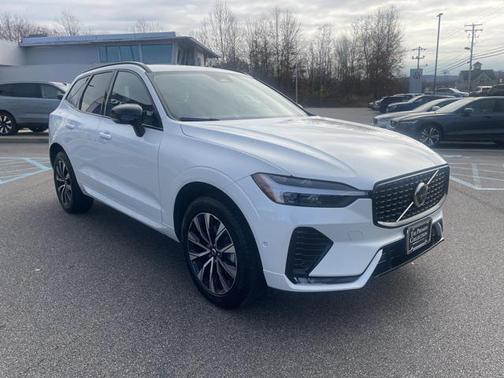 2025 Volvo XC60 B5 Plus