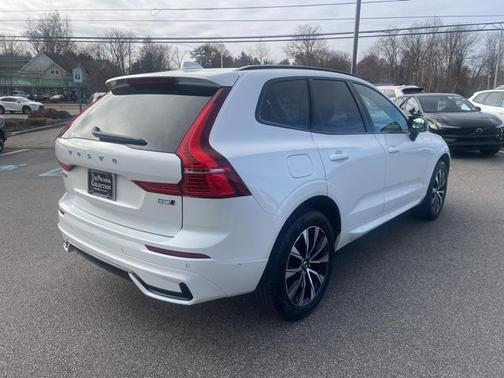 2025 Volvo XC60 B5 Plus