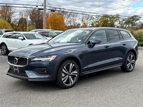 2026 Volvo V60 Cross Country B5 Plus