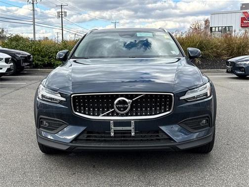 2026 Volvo V60 Cross Country B5 Plus