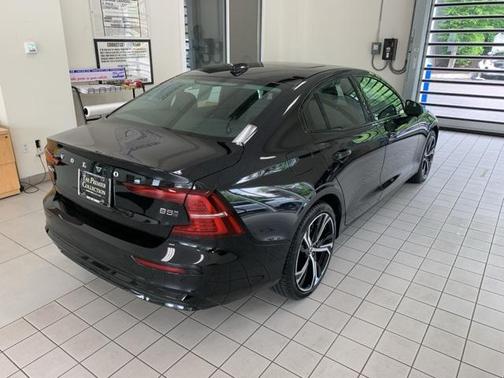 2025 Volvo S60 B5 Plus