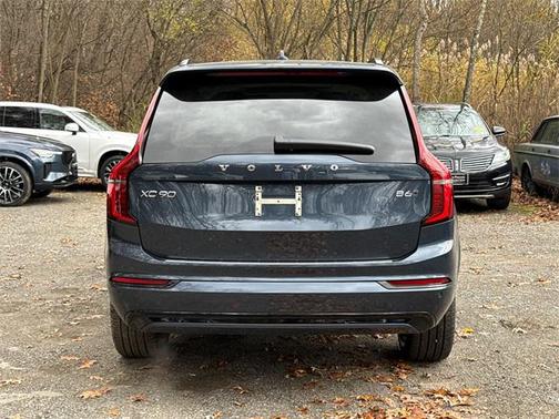 2026 Volvo XC90 B6 Ultra Dark Theme 6-Seater