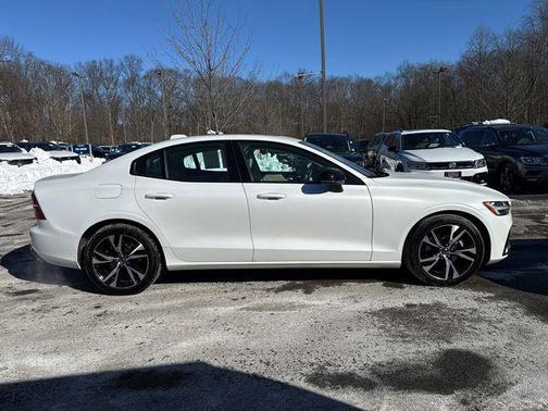 2025 Volvo S60 B5 Core