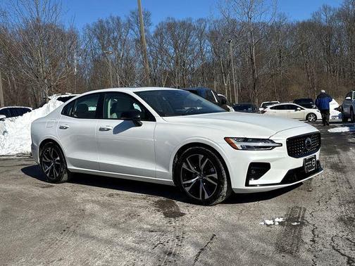 2025 Volvo S60 B5 Core