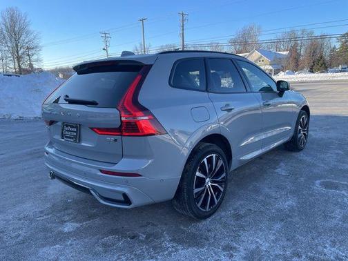 2025 Volvo XC60 B5 Plus