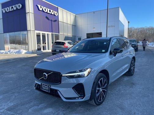 2025 Volvo XC60 B5 Plus