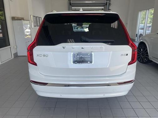 2024 Volvo XC90 B5 Core Bright Theme