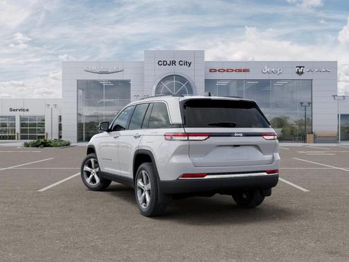Bright White Clearcoat 2026 Jeep Grand Cherokee Limited