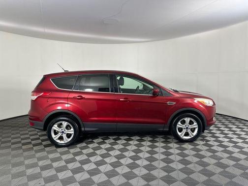 Ruby Red Metallic 2015 Ford Escape SE