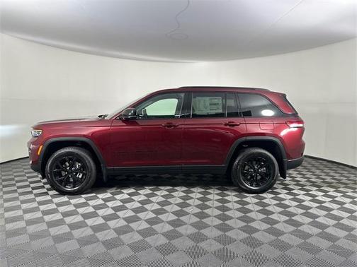 2025 Jeep Grand Cherokee Laredo