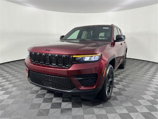 2025 Jeep Grand Cherokee Laredo