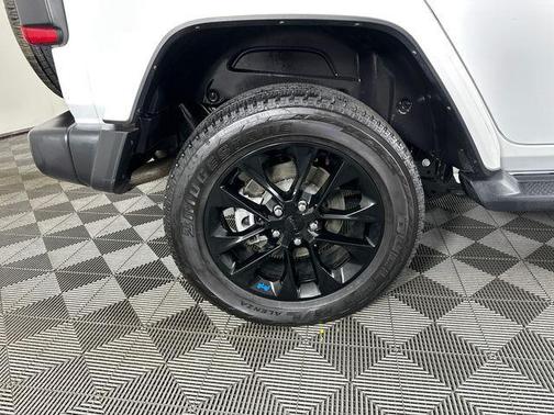 Bright White Clearcoat 2023 Jeep Wrangler 4xe Sahara