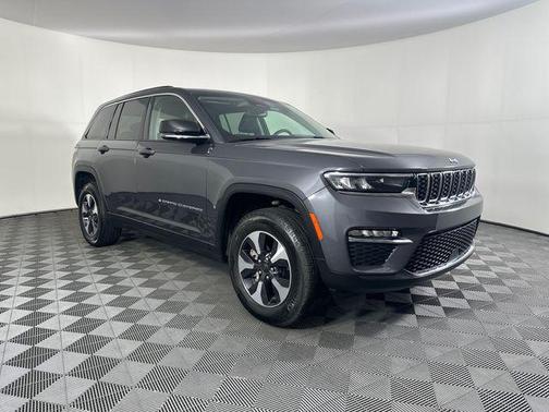 Metallic 2024 Jeep Grand Cherokee 4xe Base