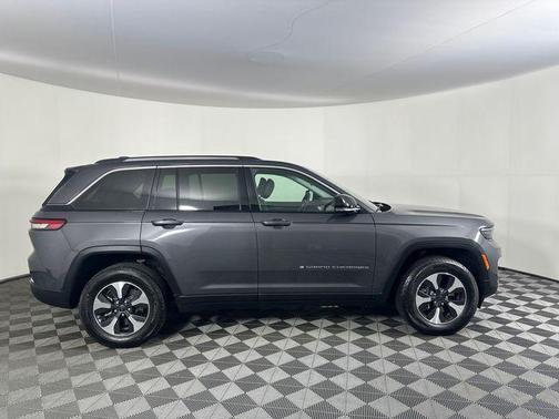 Metallic 2024 Jeep Grand Cherokee 4xe Base