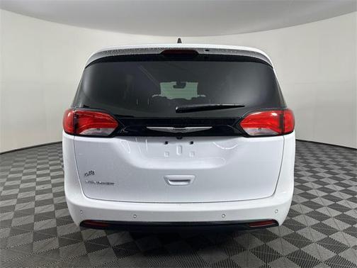 2026 Chrysler Voyager LX