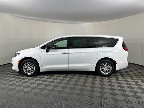 2026 Chrysler Voyager LX