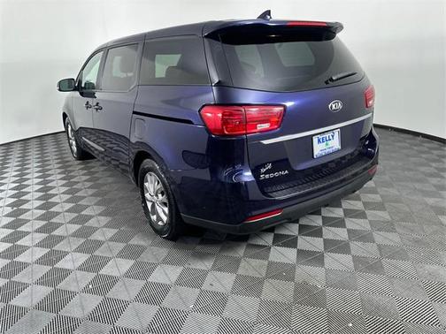 2021 Kia Sedona LX