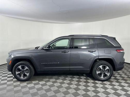 Metallic 2022 Jeep Grand Cherokee 4xe Base