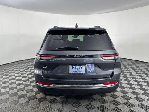 Metallic 2022 Jeep Grand Cherokee 4xe Base