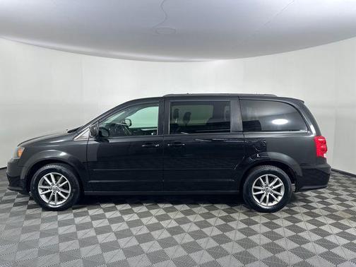 Brilliant Black Crystal Pearlcoat 2014 Dodge Grand Caravan R/T