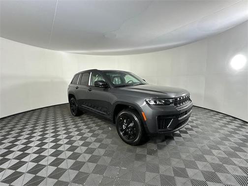 2026 Jeep Grand Cherokee Laredo