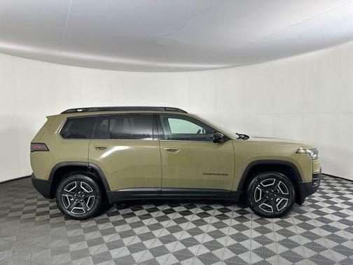 41 2026 Jeep Cherokee LAREDO/LIMITED