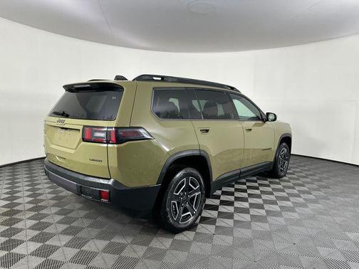 41 2026 Jeep Cherokee LAREDO/LIMITED
