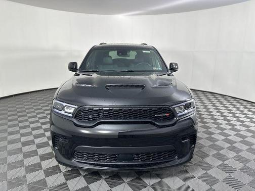 DB Black Crystal Clearcoat 2026 Dodge Durango GT Plus HEMI V8