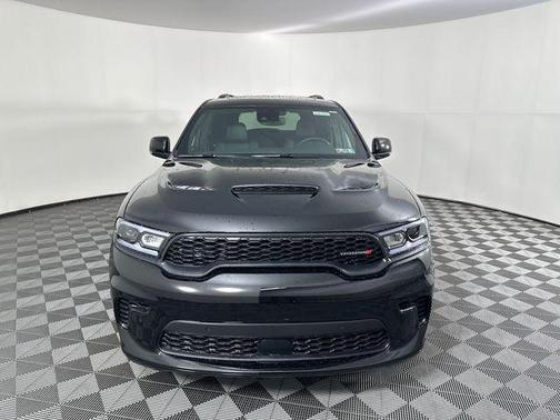 DB Black Crystal Clearcoat 2026 Dodge Durango GT Plus HEMI V8