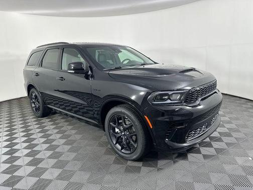 DB Black Crystal Clearcoat 2026 Dodge Durango GT Plus HEMI V8
