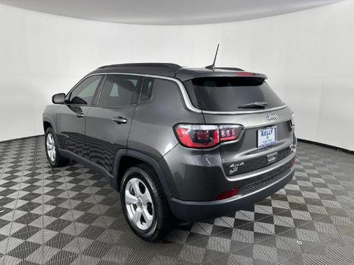 Granite Crystal Metallic Clearcoat 2017 Jeep New Compass Latitude 4x4