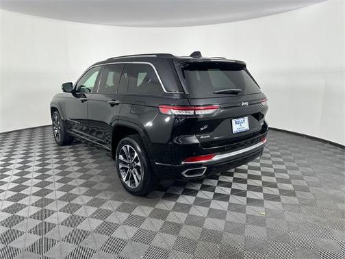 2022 Jeep Grand Cherokee Overland