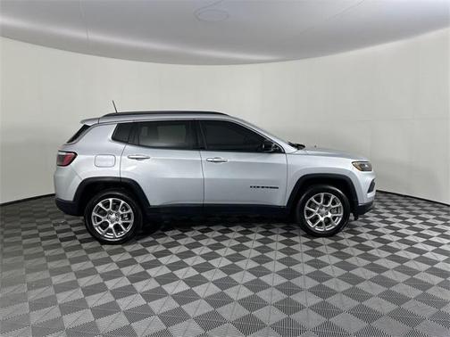 2024 Jeep Compass Latitude Lux