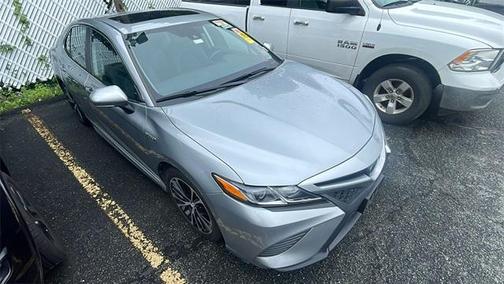2020 Toyota Camry Hybrid SE