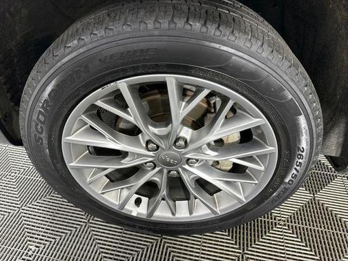 Metallic 2023 Jeep Grand Cherokee Summit